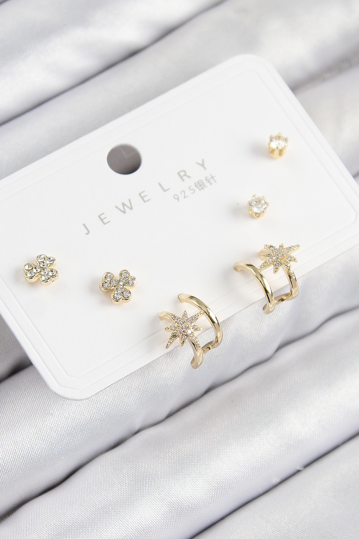 Pirinç Zirkon Taşlı Kutup Yıldızı Model Gold Renk 925 Ayar Gümüş Çivi Kadın Küpe Set