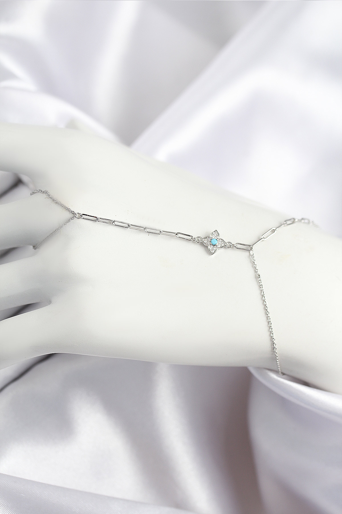 Pirinç Zirkon Taşlı Mavi Boncuklu Yonca Model Gümüş Renk Şahmeran