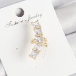 Pirinç Zirkon Taşlı Model Gold Renk Sağ Kıkırdak Küpe