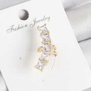 Pirinç Zirkon Taşlı Model Gold Renk Sağ Kıkırdak Küpe