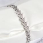 Pirinç Zirkon Taşlı Sıralı Ok Model Gümüş Renk Kadın Bileklik