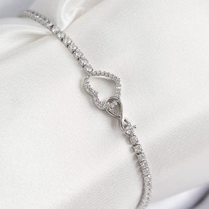 Pirinç Zirkon Taşlı Sonsuzluk Kalp Model Gümüş Renk Kadın Bileklik