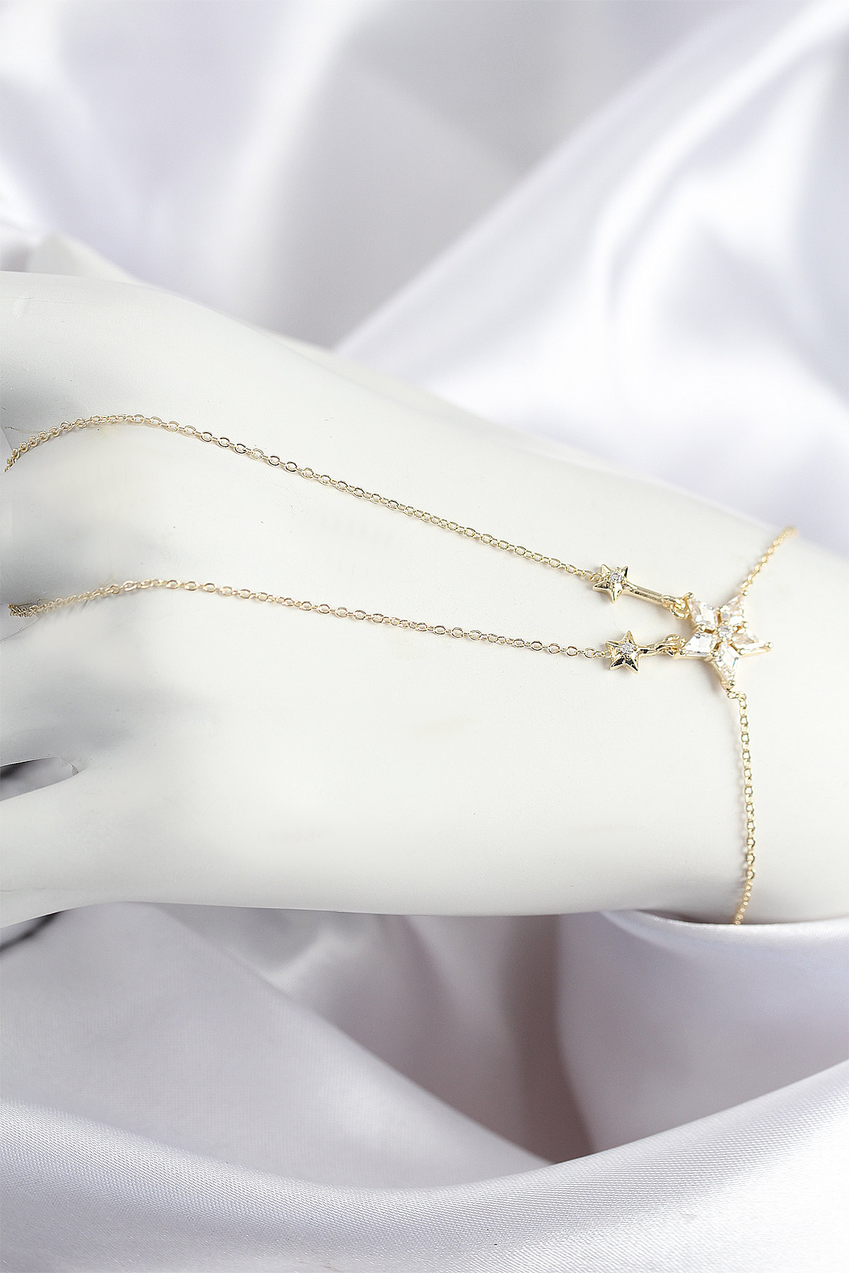 Pirinç Zirkon Taşlı Yıldız Model Gold Renk Şahmeran