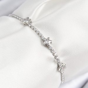 Pirinç Zirkon Taşlı Yıldız Model Gümüş Renk Asansörlü Kadın Bileklik