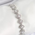 Pirinç Zirkon Taşlı Yonca Baget Model Gümüş Renk VIP Seri Kadın Bileklik