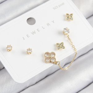 Pirinç Zirkon Taşlı Yonca Model Gold Renk 925 Ayar Gümüş Çivi Kadın Küpe Set