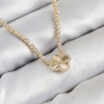 Pirinç Zirkon Taşlı Yonca Model Gold Renk Kadın Kolye