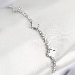 Pirinç Zirkon Taşlı Yonca Model Gümüş Renk Kadın Bileklik