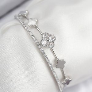 Pirinç Zirkon Taşlı Yonca Model Gümüş Renk Kadın Bileklik