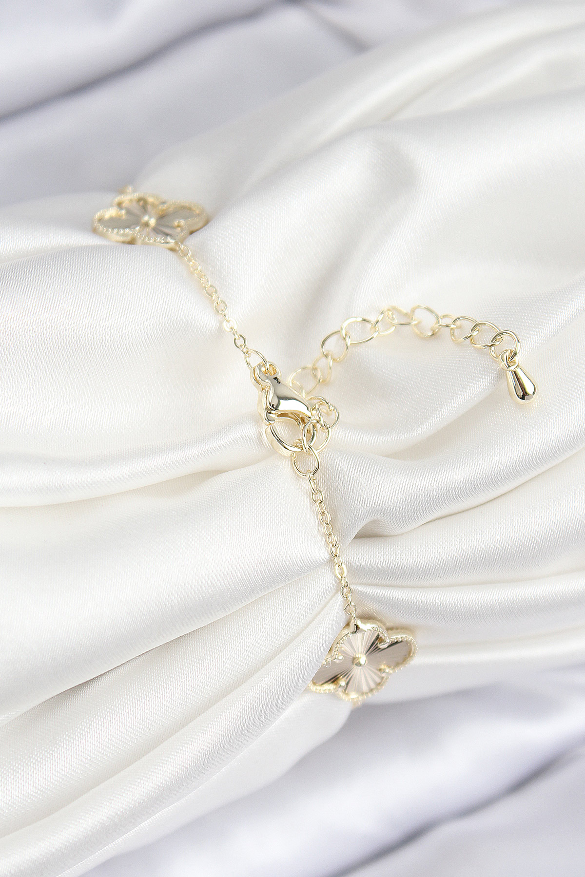 VIP Pirinç Yonca Model Gold Renk Kadın Bileklik