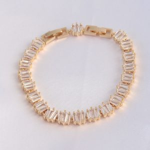 Vip Seri Pirinç Zirkon Taşlı Gold Renk Kare Su Yolu Model Bileklik