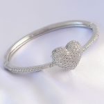 Vip Seri Pirinç Zirkon Taşlı Gümüş Renk Kalp Model Kelepçe