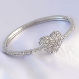 Vip Seri Pirinç Zirkon Taşlı Gümüş Renk Kalp Model Kelepçe