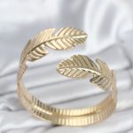 Yaprak Model Gold Renk Kadın Bileklik