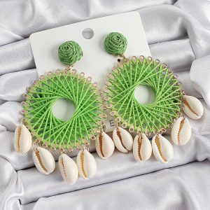 Yeşil Hasır Örgü Sarmal Model Sallantılı Deniz Kabuğu Detaylı Gold Renk Kadın Küpe