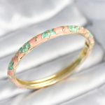 Yeşil Renk Detaylı Mineli Kelepçe