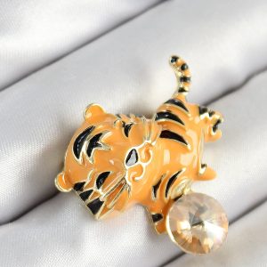 Zirkon Taşlı Siyah Çizgili Turuncu Kaplan Figürlü Gold Renk Kadın Broş
