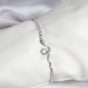 Yılan Model Zirkon Taşlı Gümüş Renk Pirinç Su Yolu Kadın Bileklik