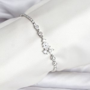 Çiçekli Model Zirkon Taşlı Gümüş Renk Su Yolu Kadın Bileklik