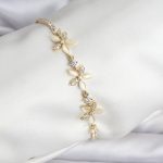 Çiçek Model Zirkon Taşlı Gold Renk Pirinç Su Yolu Kadın Bileklik