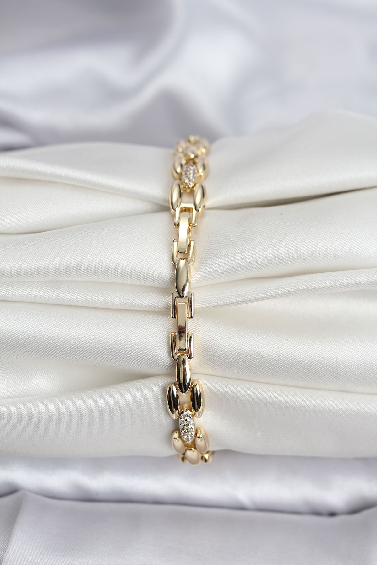 14K Gold Renk Kaplama Zirkon Taşlı Model CM Kadın Bileklik