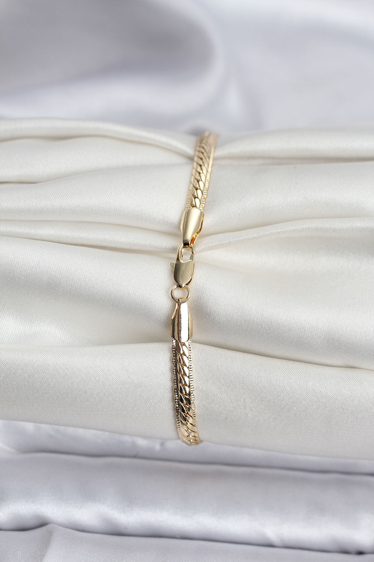 14K Gold Renk Kaplama Lazer Ezme Zincir Model CM Kadın Bileklik