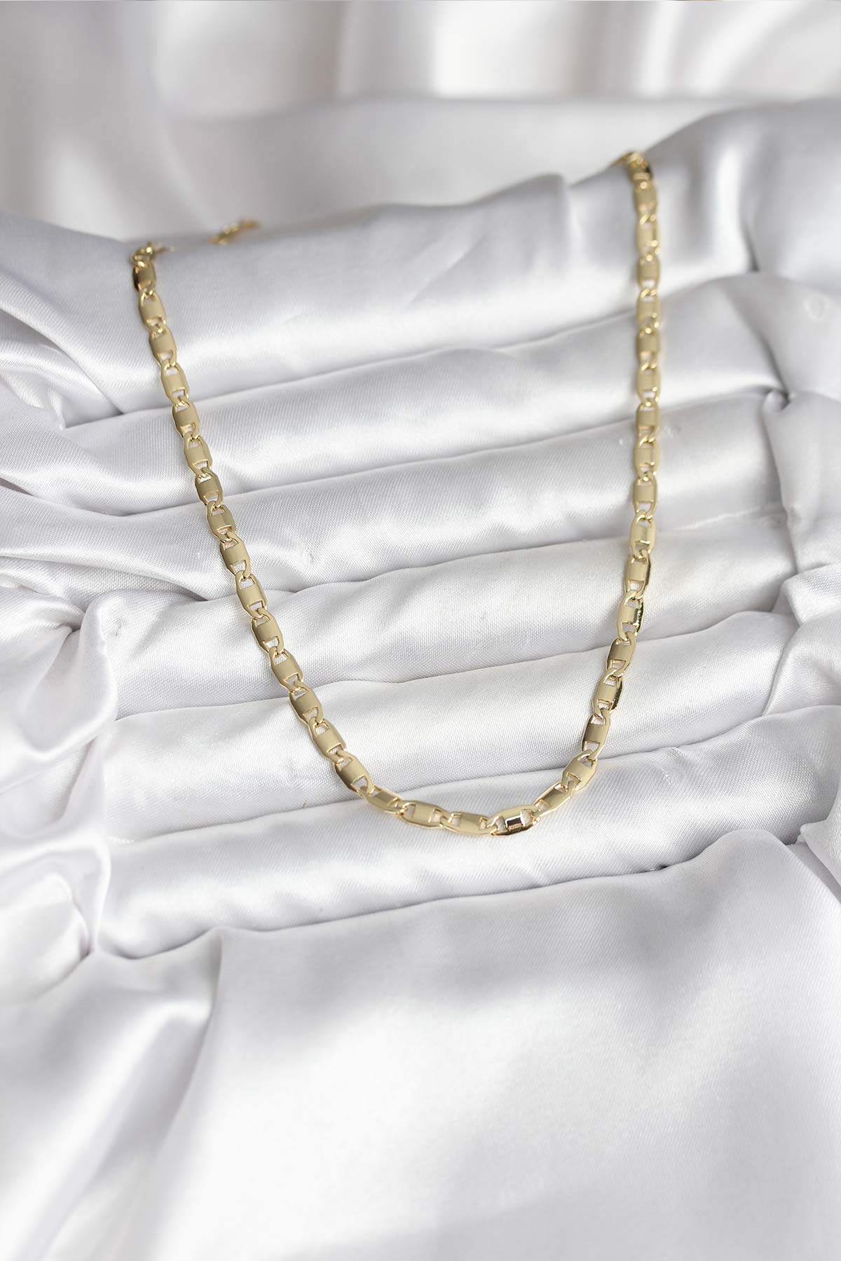 14K Gold Renk Kaplama Plaka Ezme Model Zincirli CM Kadın Kolye