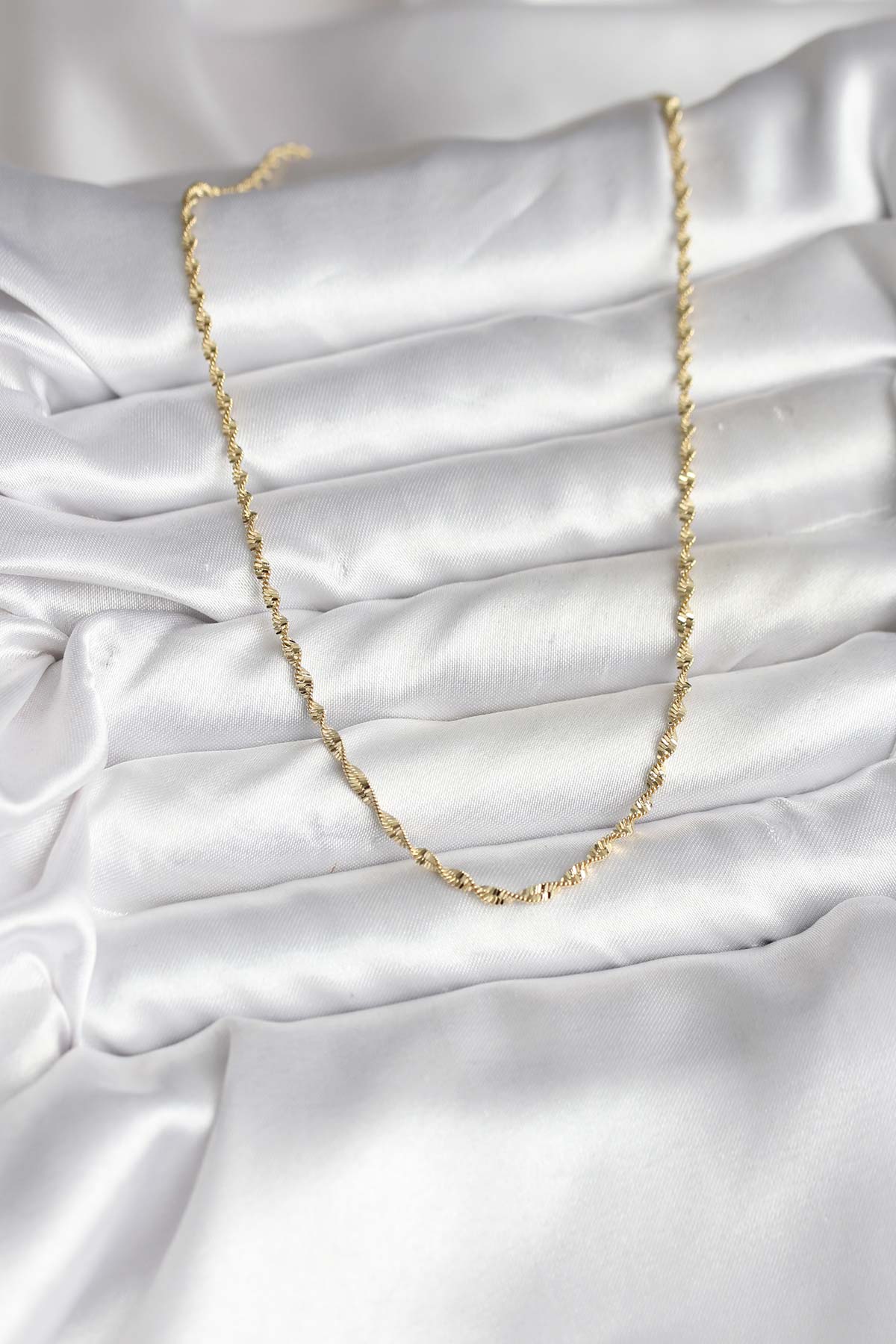 14K Gold Renk Kaplama Burgu Model CM Kadın Kolye