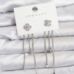 Pirinç Gümüş Renk Yonca Model Sallantılı Kadın Küpe