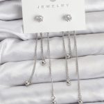 Topçuk Model Gümüş Renk Pirinç Sallantılı Kadın Küpe Seti