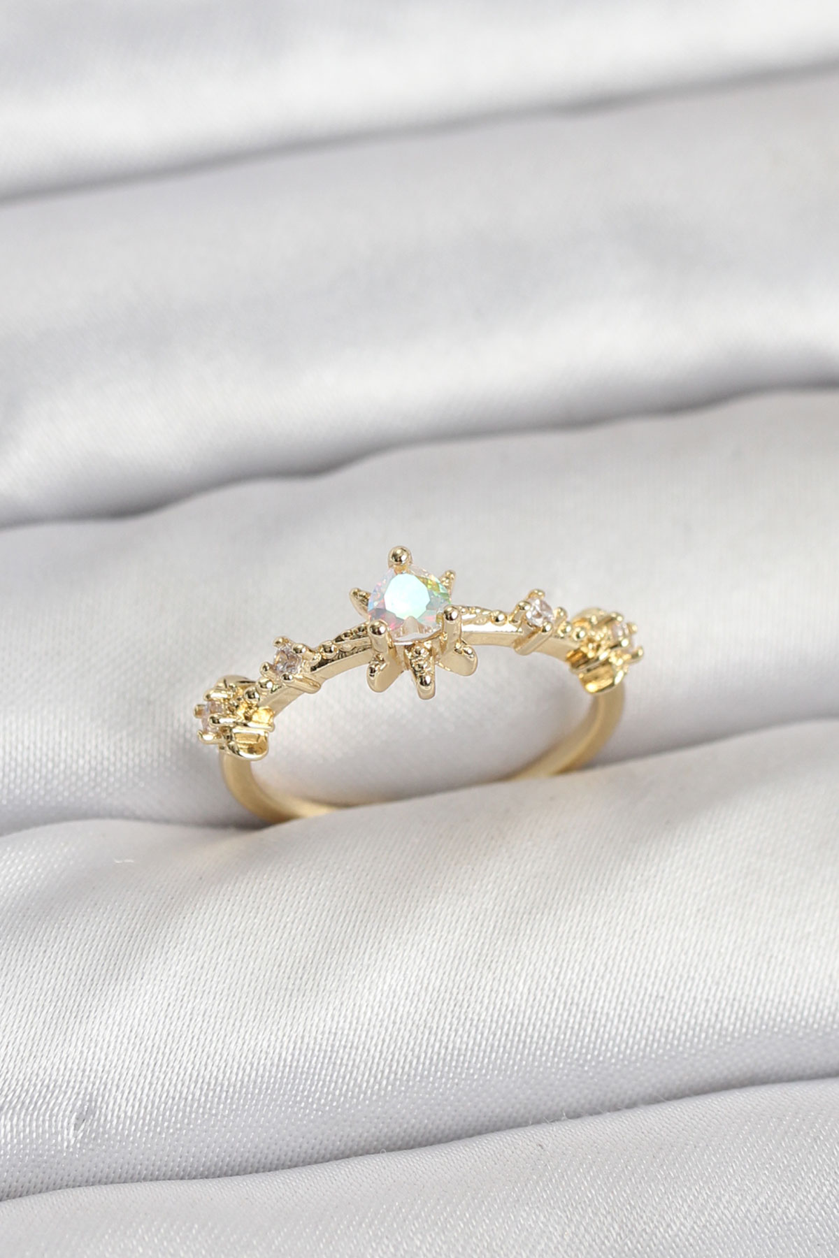 Gold Renk Pirinç Yıldız Model Kadın Yüzük