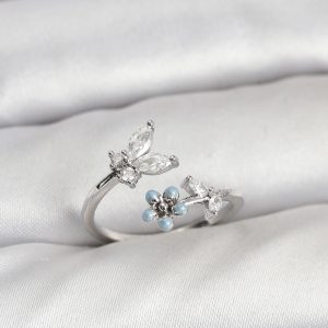 Pirinç Gümüş Renk Kelebek Model Kadın Yüzük