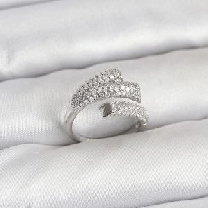 Gümüş Renk Zirkon Taşlı Pirinç Kadın Yüzük