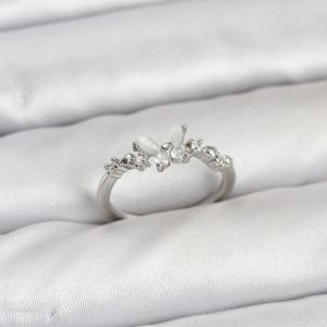 Kelebek Model Gümüş Renk Pirinç Kadın Yüzük