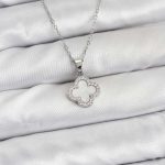 316L Çelik Zincir Gümüş Renk Sedefli Yonca Kadın Kolye