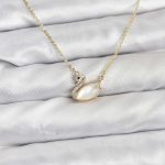 Pirinç Gold Renk Kuğu Model Kadın Kolye