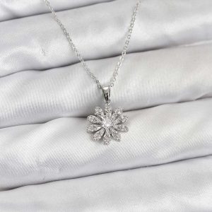 Pirinç Gümüş Renk Çiçek Model Kadın Kolye