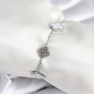 316L Çelik Zincir Gümüş Renk Zirkon Taşlı Yonca Beyaz Kadın Bileklik